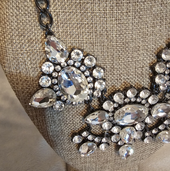 Phenomenal Rhinestone Statement Necklace - Picture 3 of 4